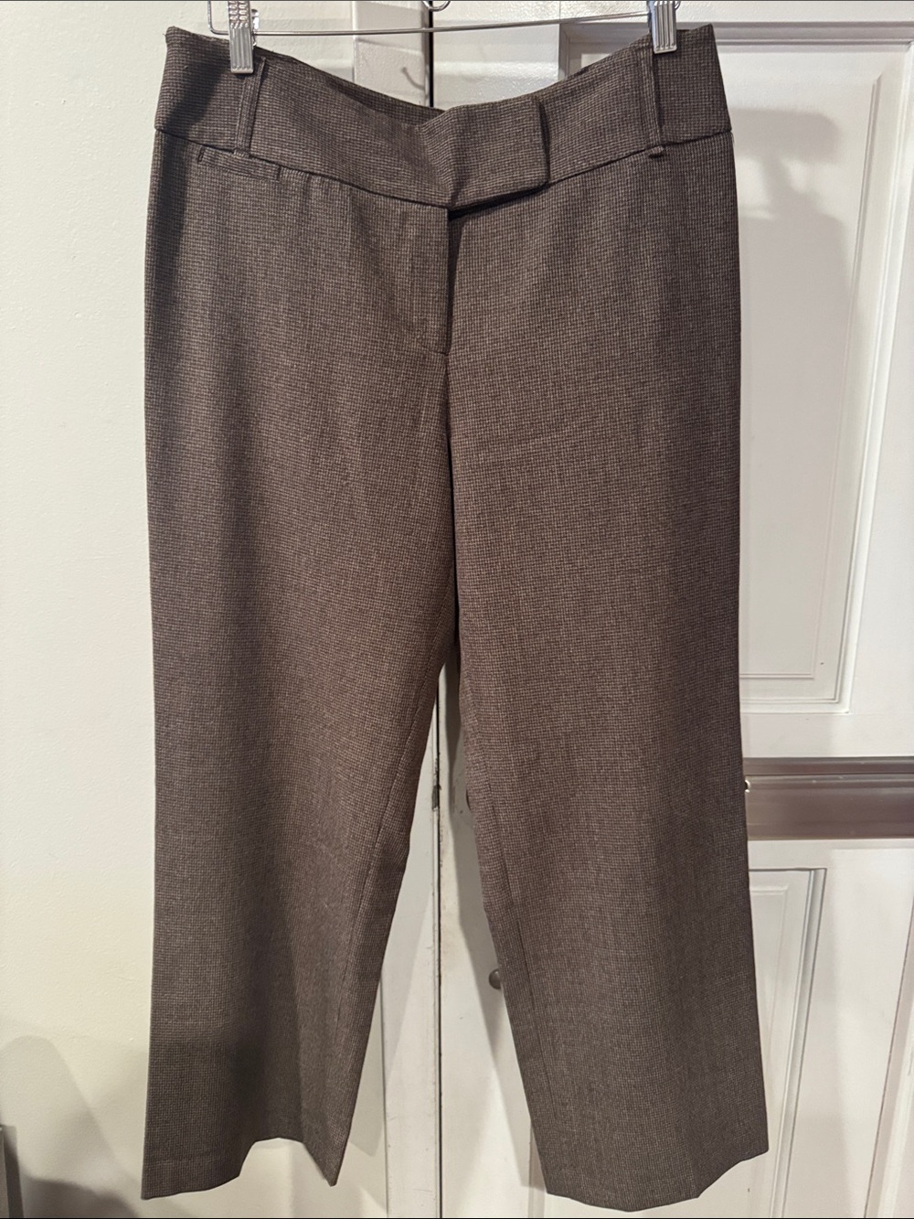 Rafaella Tailored Cropped Dress Pants in Dark Brown. Size 12P
